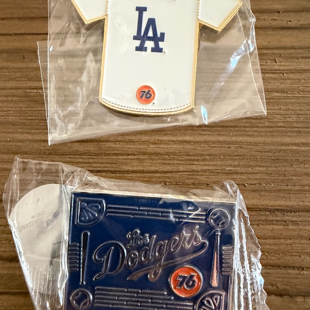 Los Angeles Dodgers Brooch Set - White and Blue